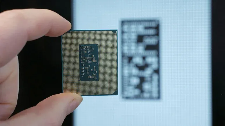 Ảnh rò rỉ CPU Intel Nova Lake-S với socket LGA 1954