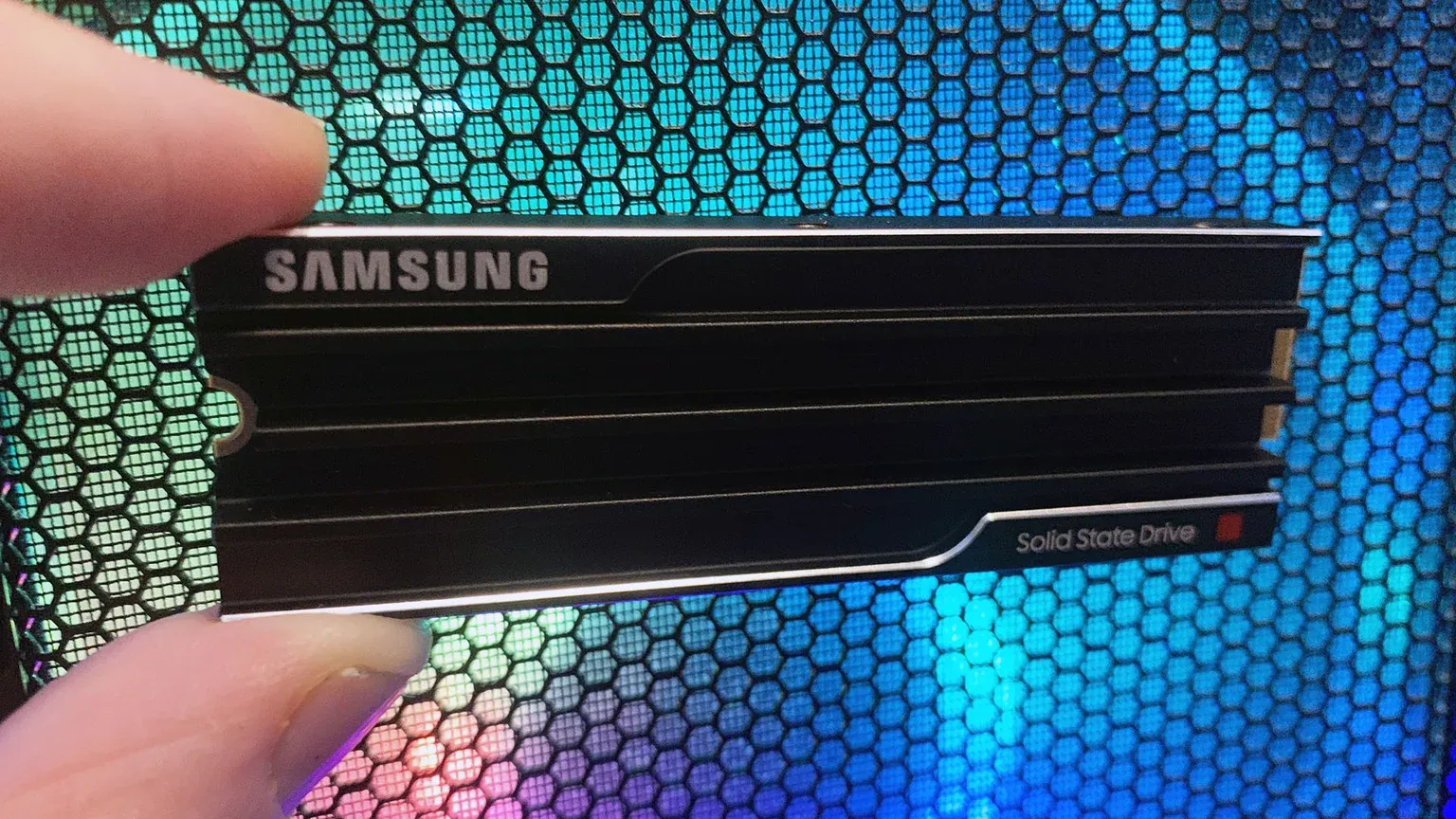 SSD Samsung 9100 PRO PCIe 5.0 với tốc độ đọc 14.800 MB/s và controller Presto 5nm